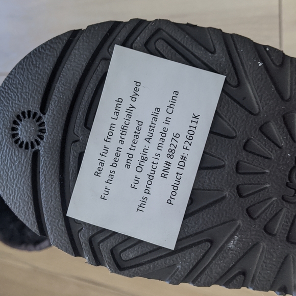 Uggs - Picture 4 of 4